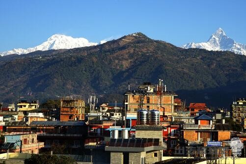 班迪布尔，远离城市，就像遗落在山间的秀丽明珠，远望雪山，与世无争。